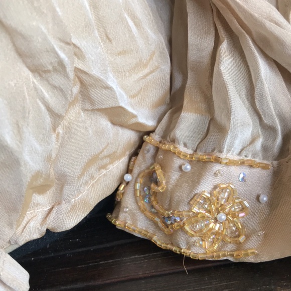 🚨B2G1 New L’ POGEE Tan Gold Jeweled Beaded Sheer Top with Built Under Tank B… - Picture 5 of 8